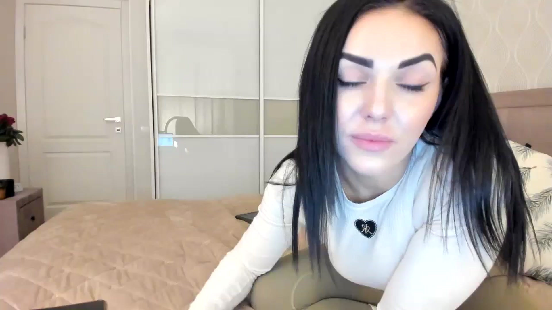 Gallery image thumbnail from MissNelly_'s myfreecams stream on, 11/14/2023, 16:49 image 1 of 20