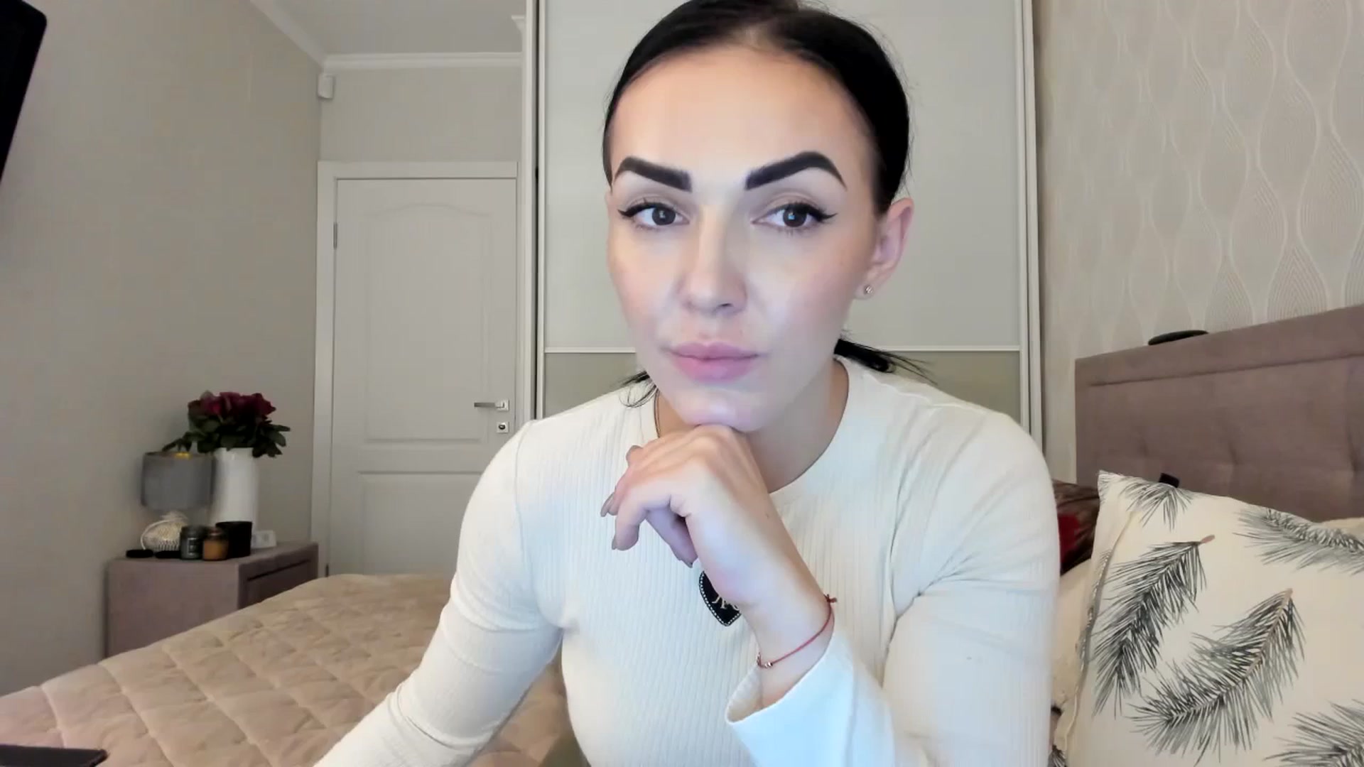 Gallery image thumbnail from MissNelly_'s myfreecams stream on, 11/14/2023, 18:02 image 1 of 20