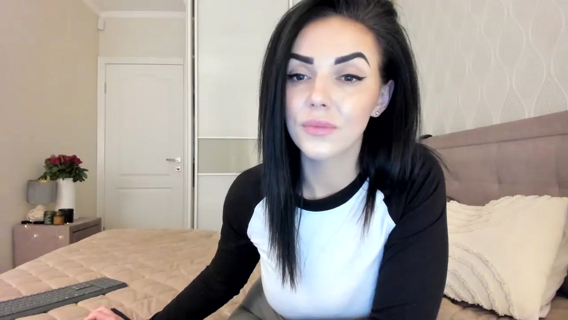 Gallery image thumbnail from MissNelly_'s myfreecams stream on, 11/15/2023, 17:37 image 19 of 20