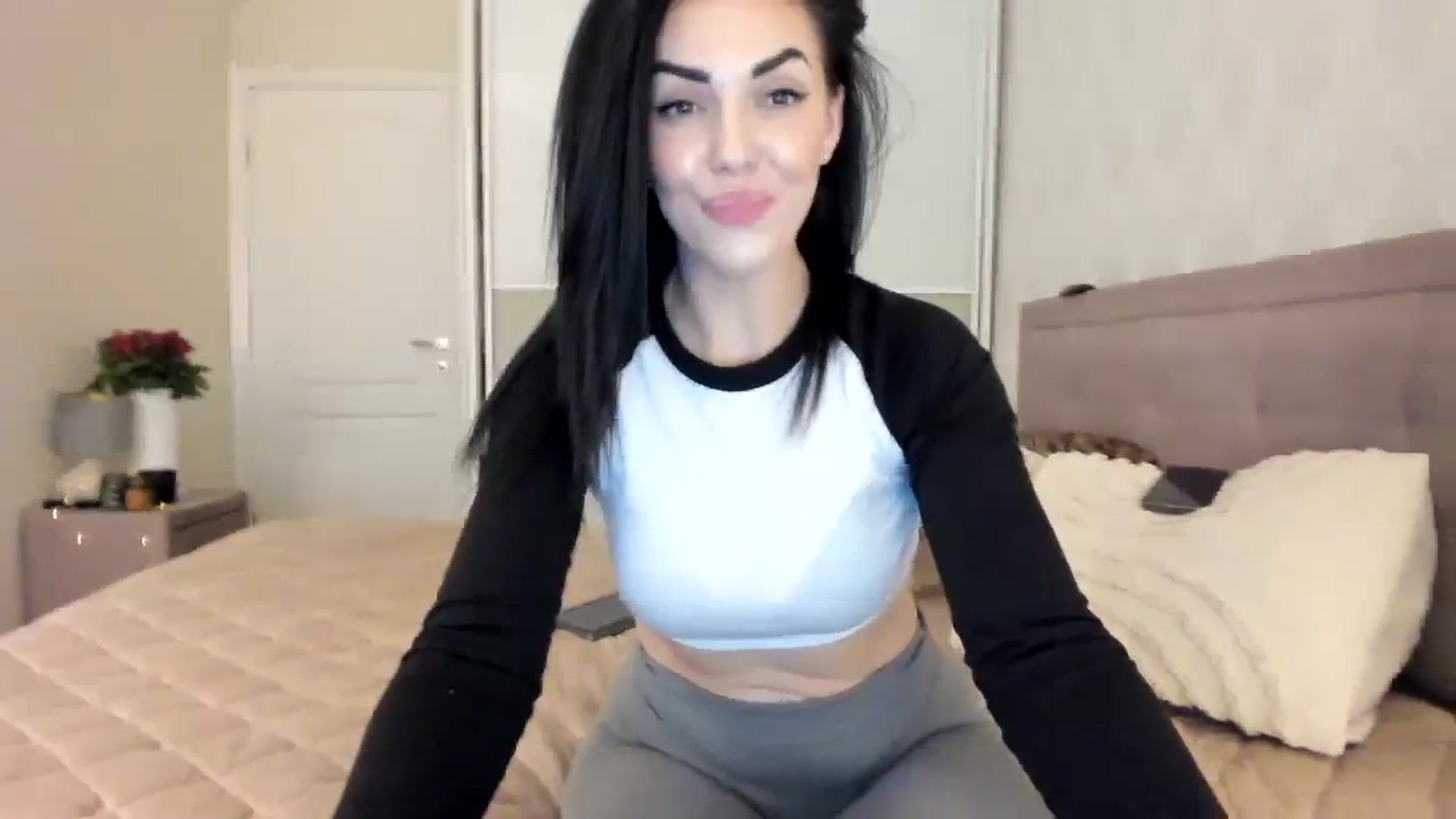 Gallery image thumbnail from MissNelly_'s myfreecams stream on, 11/15/2023, 17:37 image 7 of 20