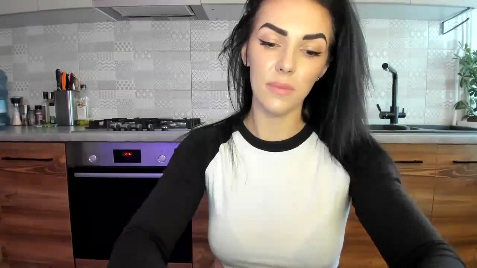 Gallery image thumbnail from MissNelly_'s myfreecams stream on, 11/16/2023, 11:33 image 7 of 20