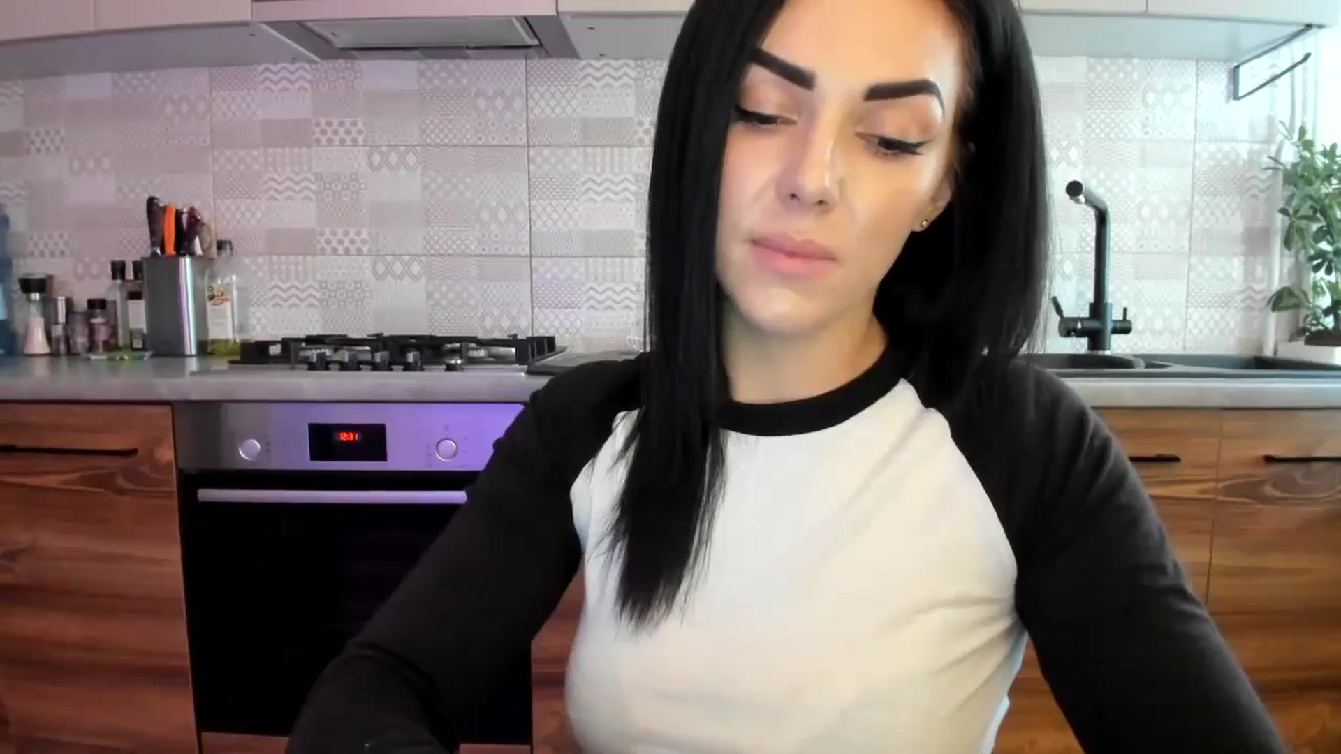 Gallery image thumbnail from MissNelly_'s myfreecams stream on, 11/16/2023, 11:33 image 10 of 20