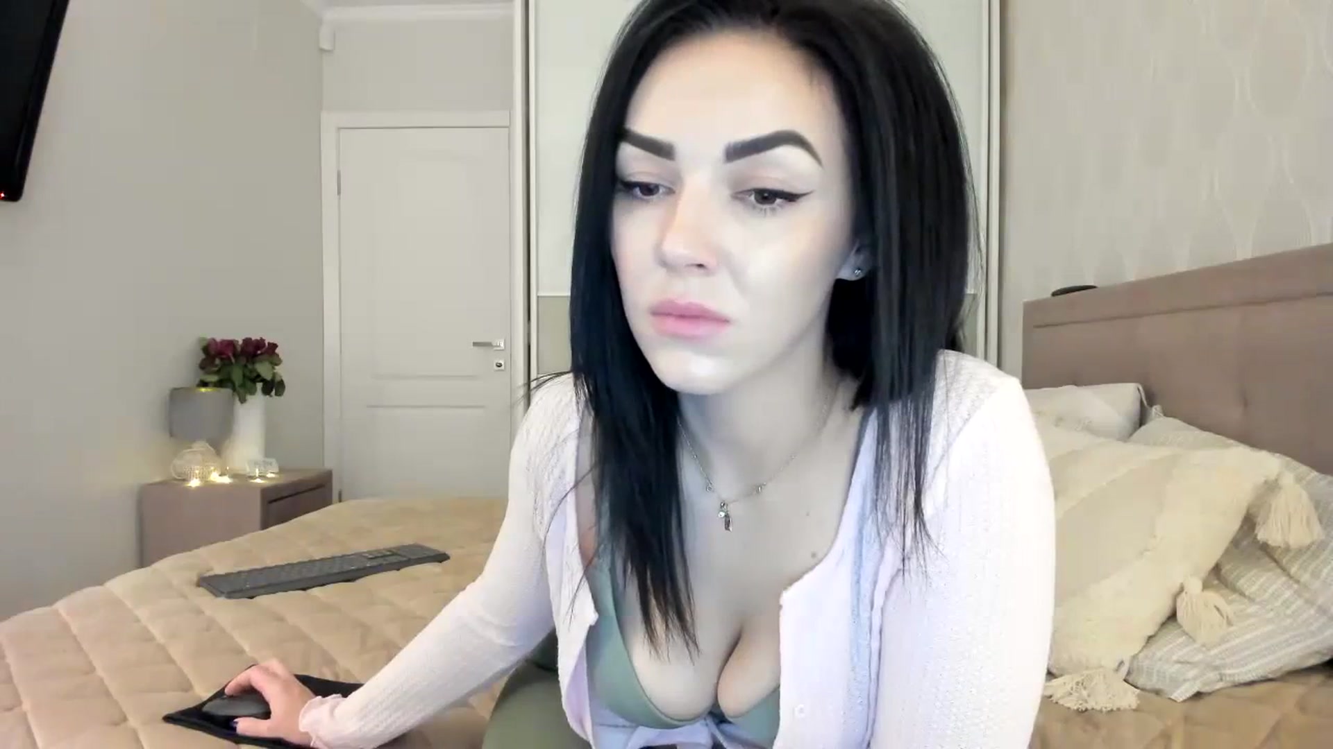Gallery image thumbnail from MissNelly_'s myfreecams stream on, 11/19/2023, 12:37 image 18 of 20