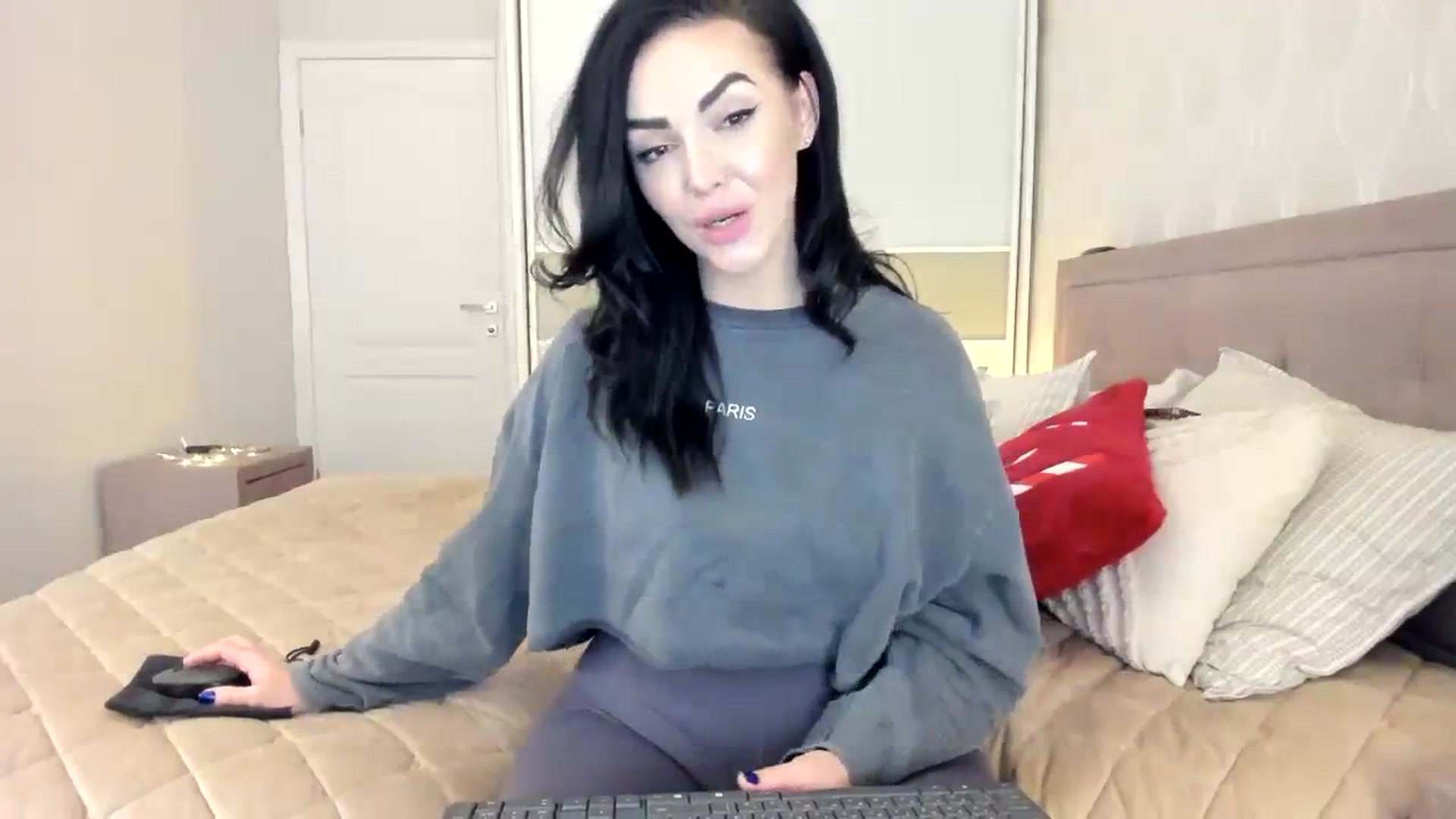 Gallery image thumbnail from MissNelly_'s myfreecams stream on, 11/23/2023, 13:07 image 10 of 20