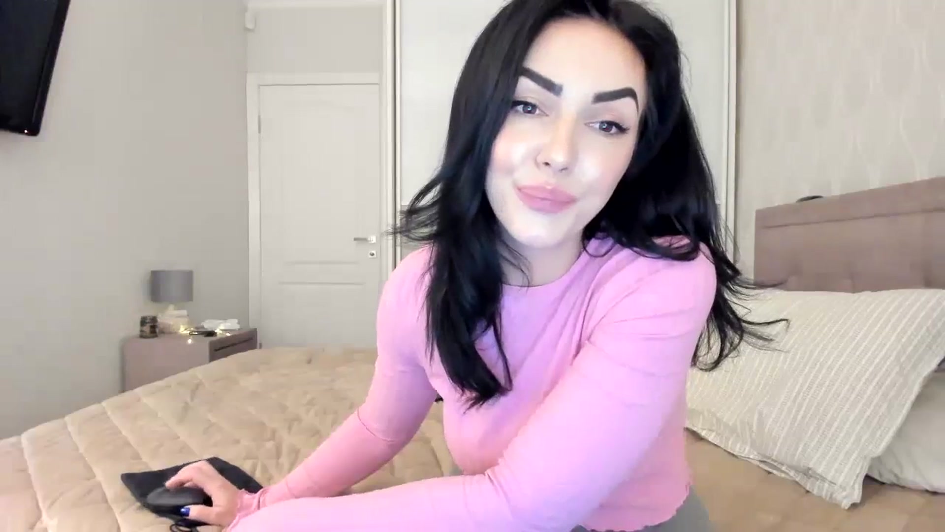 Gallery image thumbnail from MissNelly_'s myfreecams stream on, 11/26/2023, 14:27 image 14 of 20