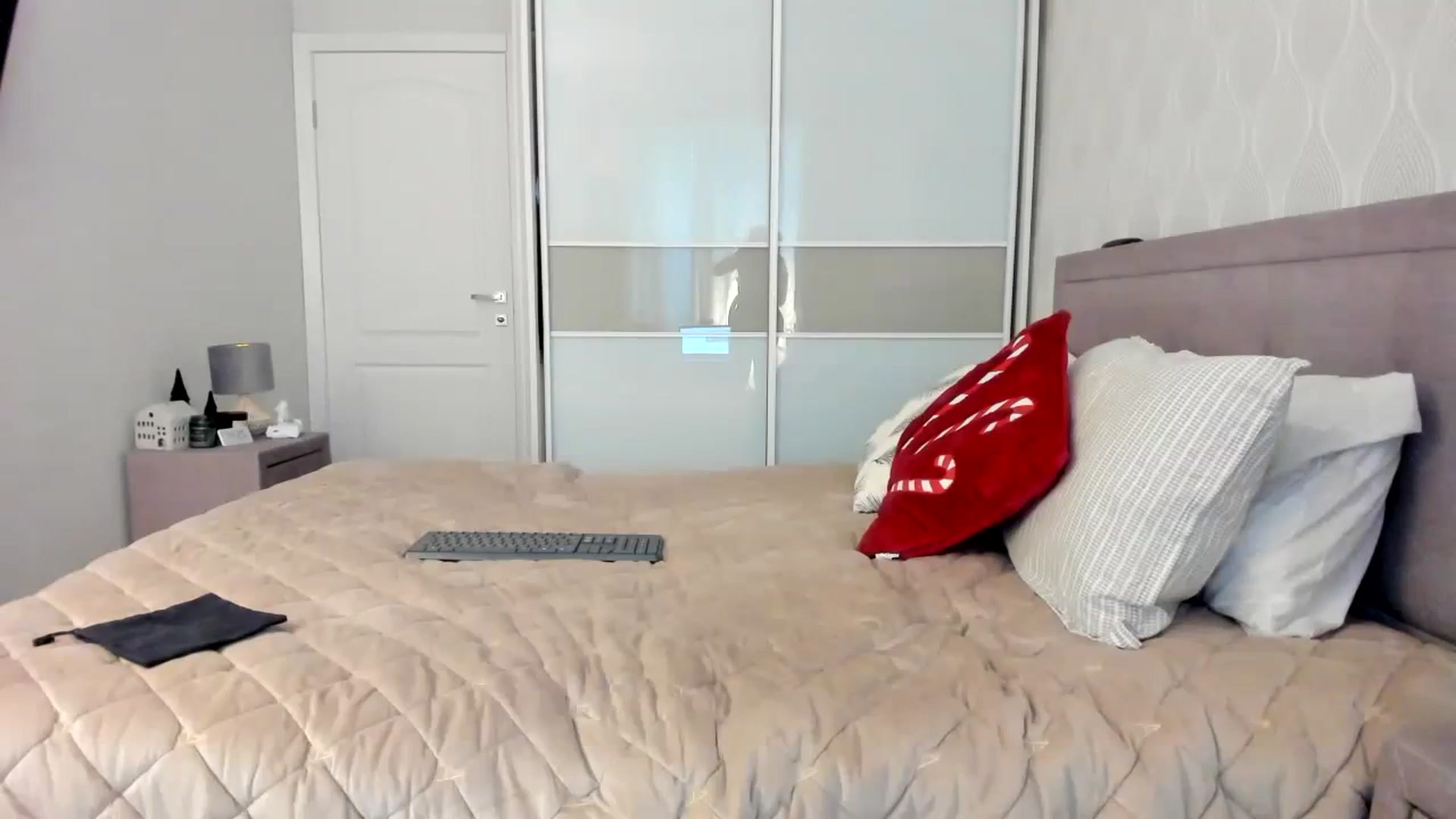 Gallery image thumbnail from MissNelly_'s myfreecams stream on, 12/06/2023, 12:34 image 8 of 20