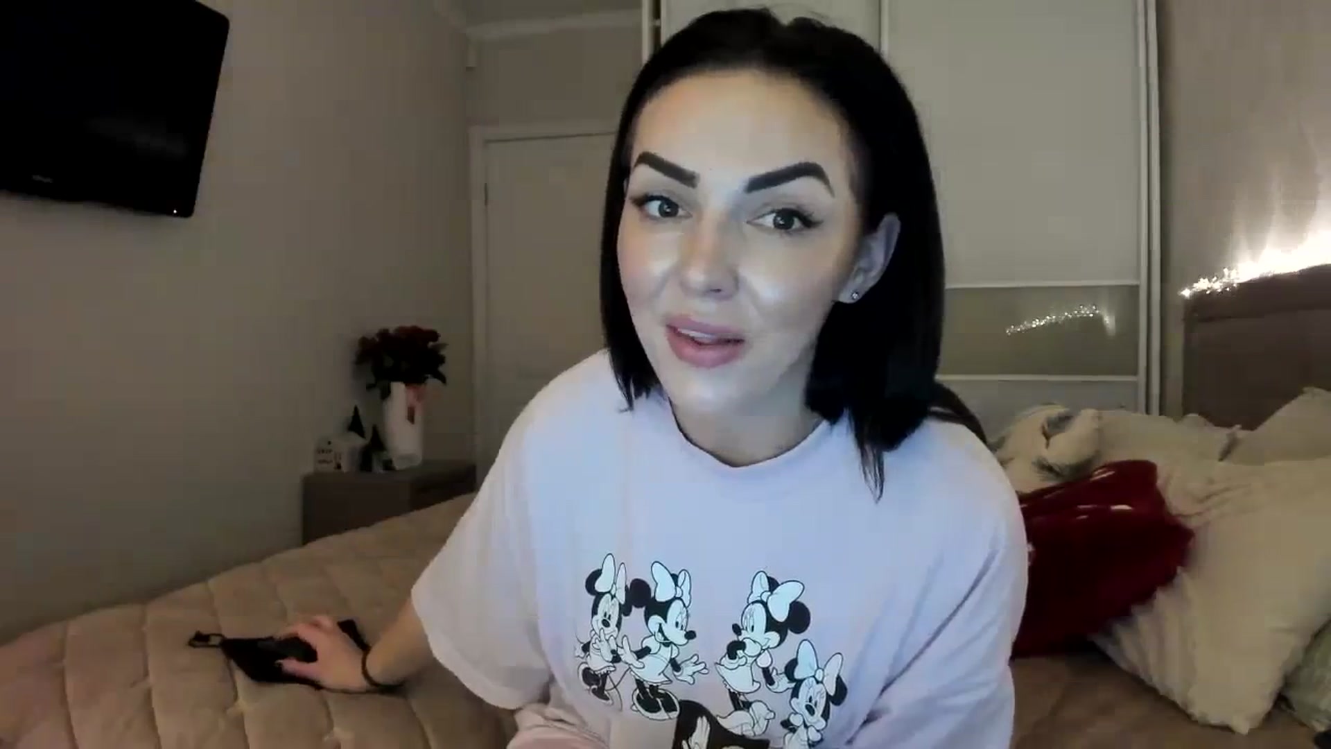 Gallery image thumbnail from MissNelly_'s myfreecams stream on, 12/08/2023, 15:46 image 8 of 20