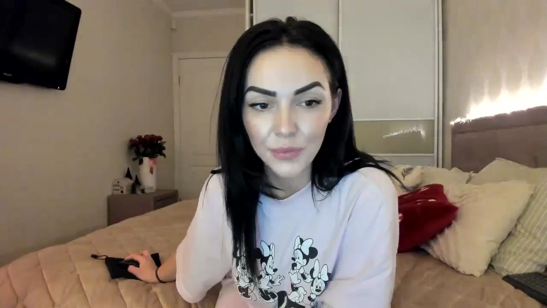 Gallery image thumbnail from MissNelly_'s myfreecams stream on, 12/08/2023, 15:46 image 15 of 20