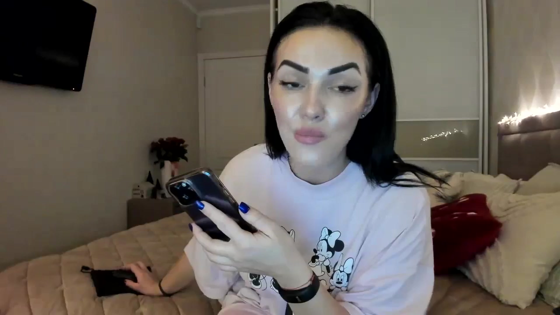 Gallery image thumbnail from MissNelly_'s myfreecams stream on, 12/08/2023, 15:46 image 6 of 20