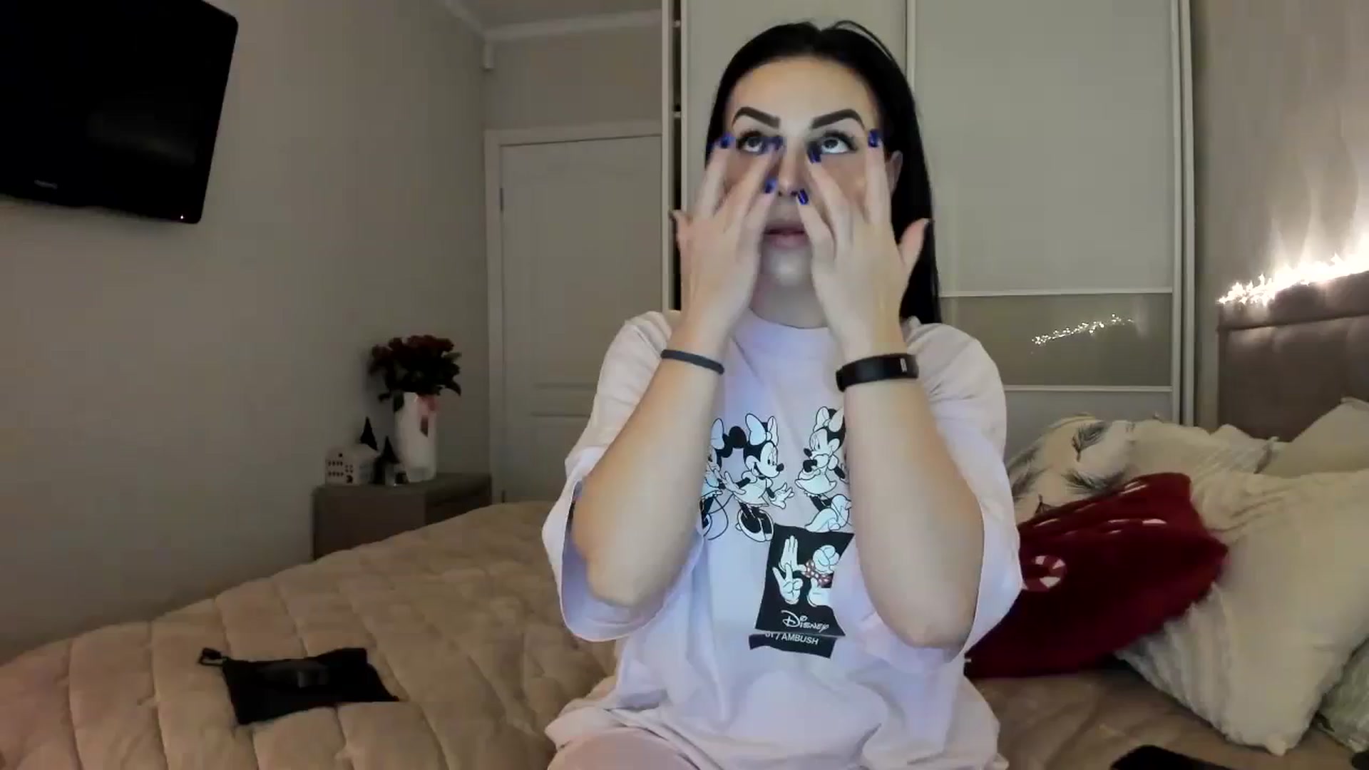 Gallery image thumbnail from MissNelly_'s myfreecams stream on, 12/08/2023, 15:46 image 1 of 20