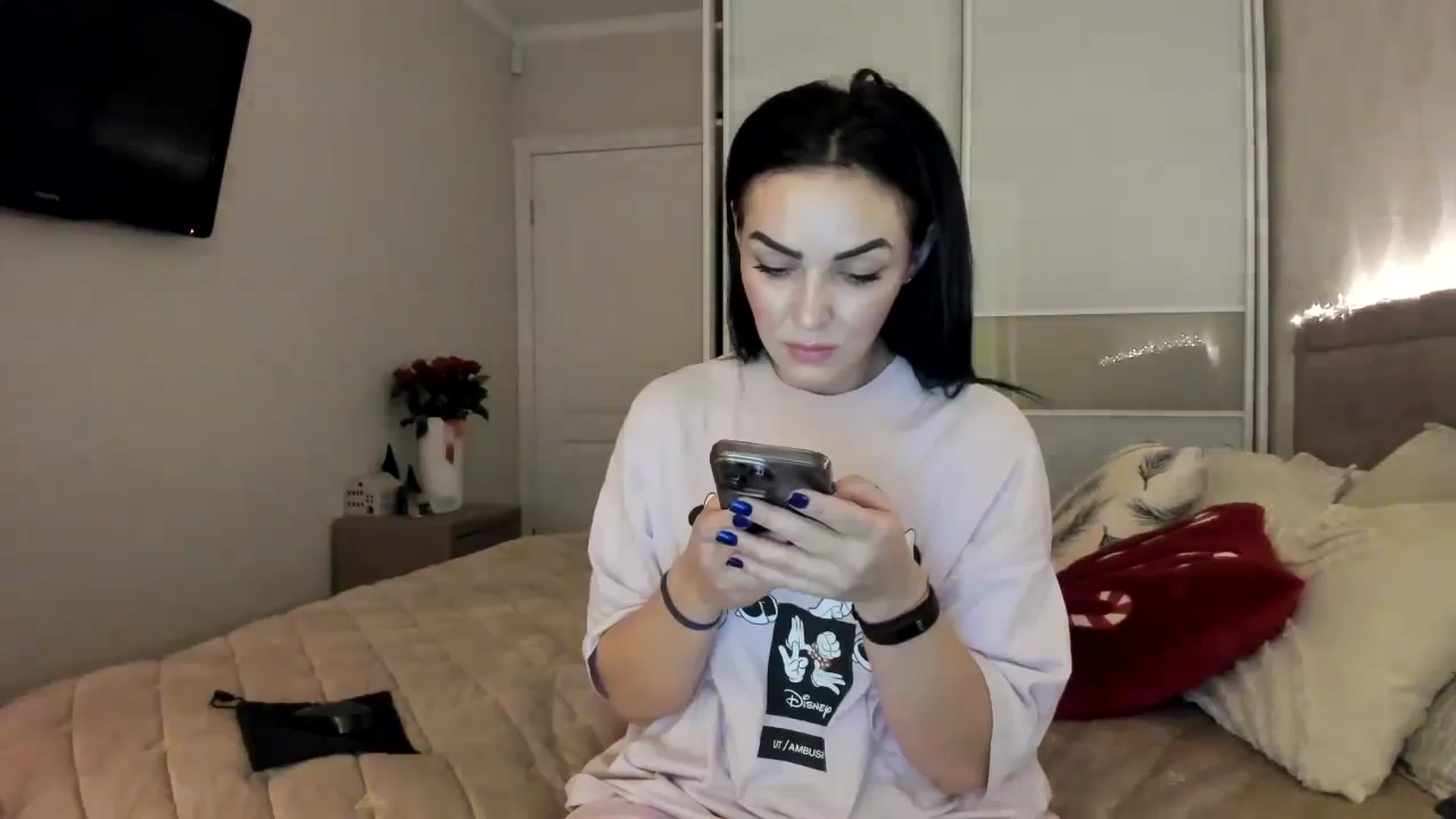 Gallery image thumbnail from MissNelly_'s myfreecams stream on, 12/08/2023, 15:46 image 4 of 20