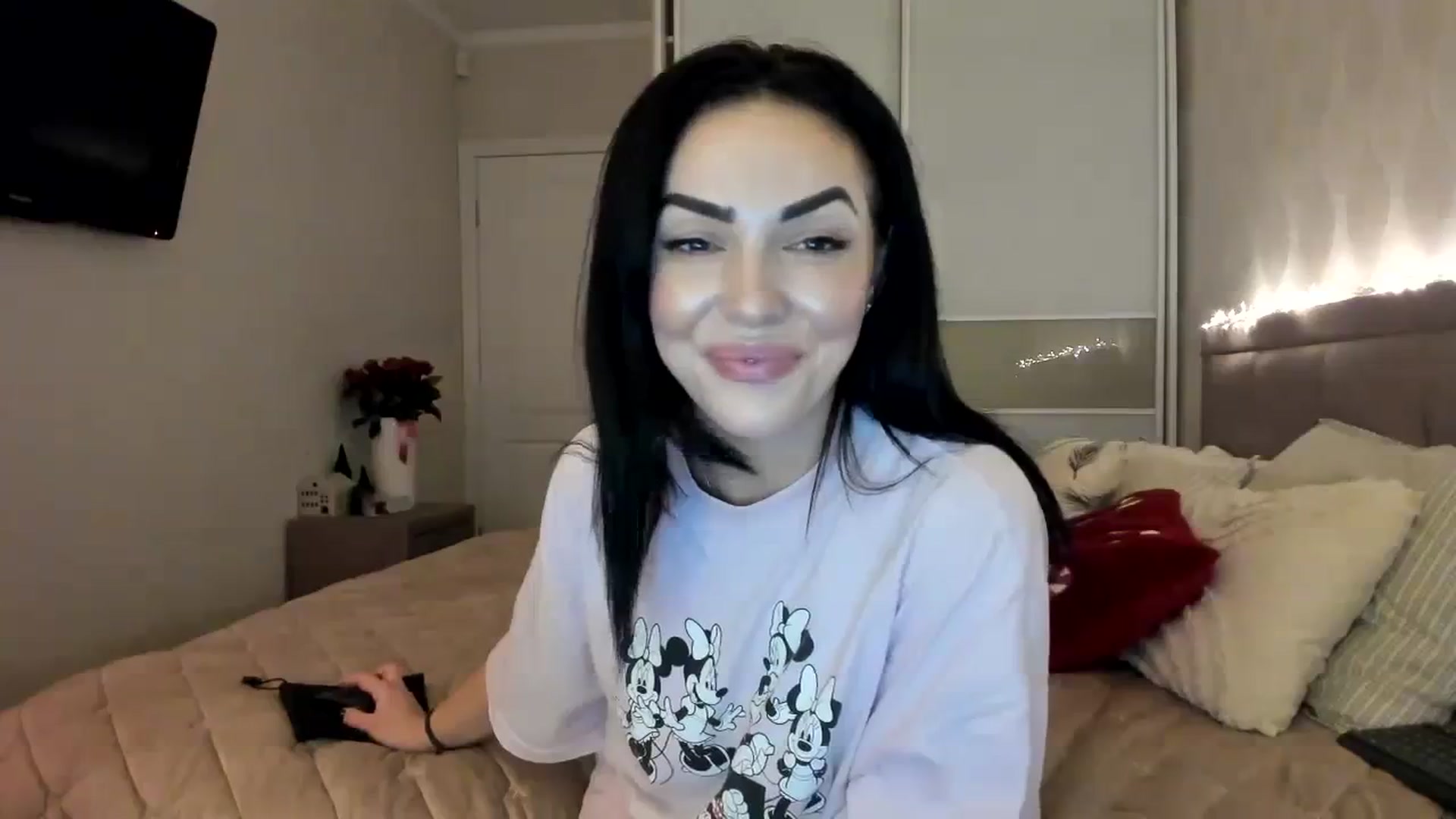 Gallery image thumbnail from MissNelly_'s myfreecams stream on, 12/08/2023, 15:46 image 17 of 20