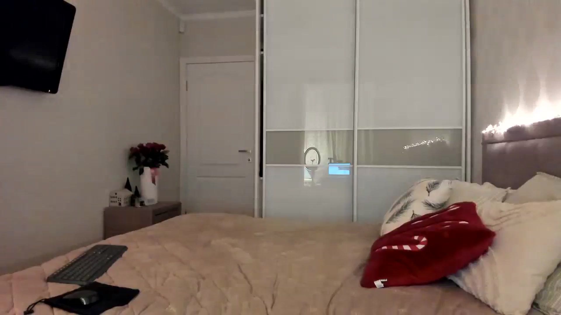 Gallery image thumbnail from MissNelly_'s myfreecams stream on, 12/08/2023, 16:44 image 20 of 20