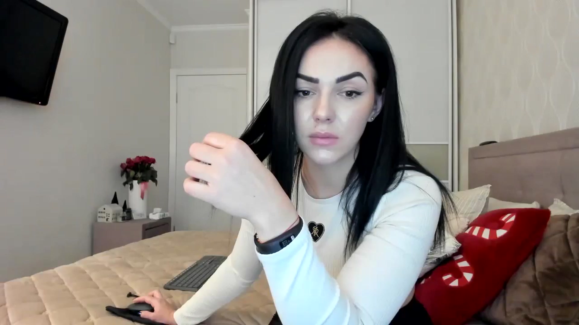 Gallery image thumbnail from MissNelly_'s myfreecams stream on, 12/10/2023, 12:31 image 12 of 20