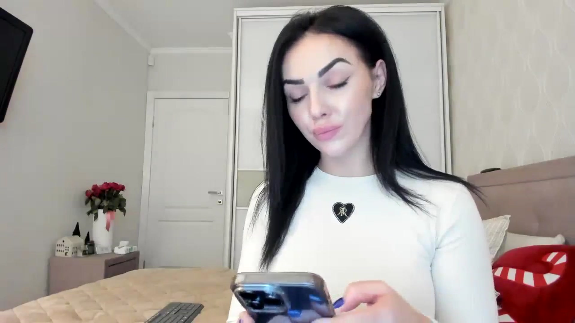 Gallery image thumbnail from MissNelly_'s myfreecams stream on, 12/10/2023, 12:31 image 5 of 20
