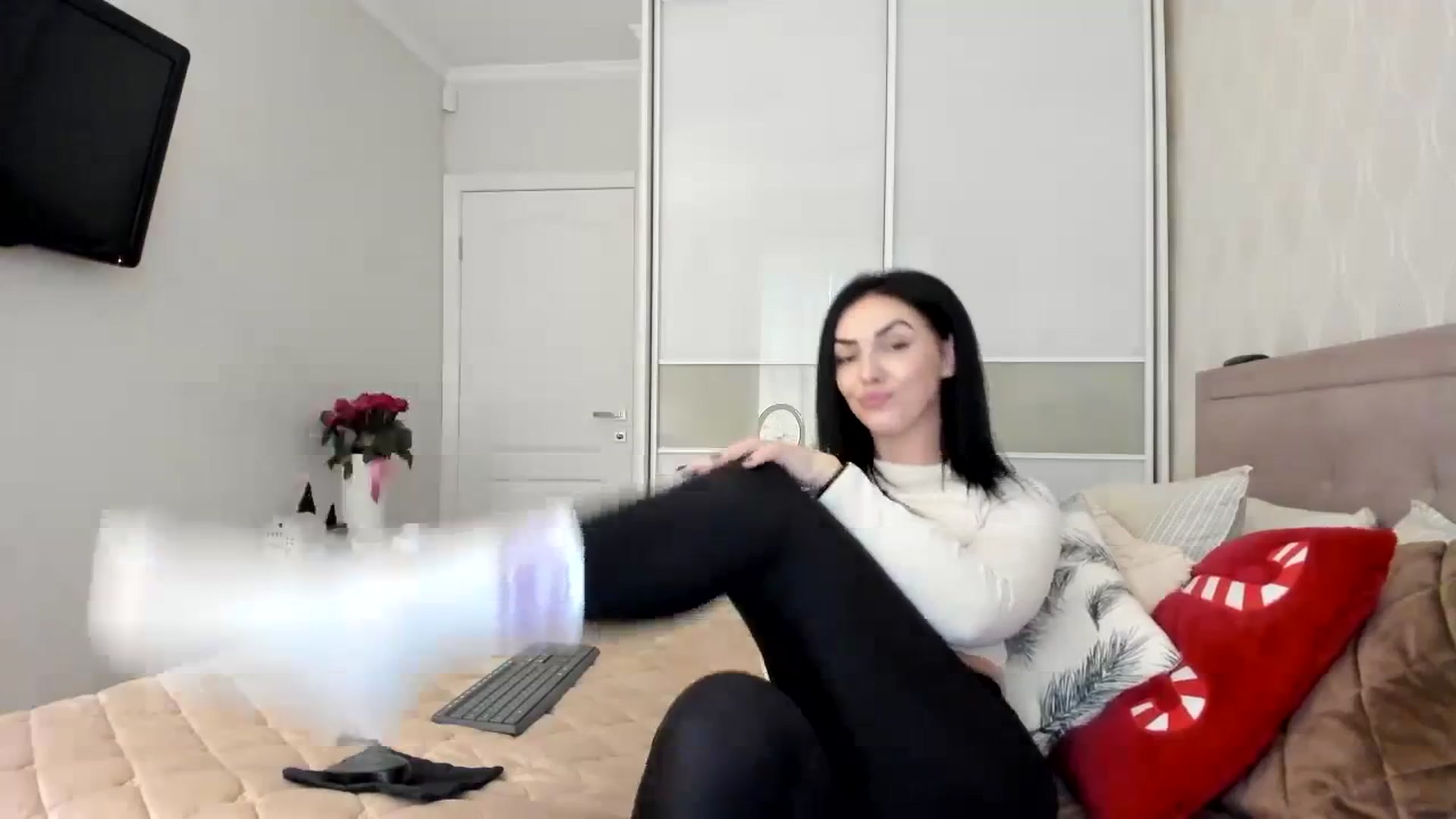 Gallery image thumbnail from MissNelly_'s myfreecams stream on, 12/10/2023, 12:31 image 11 of 20