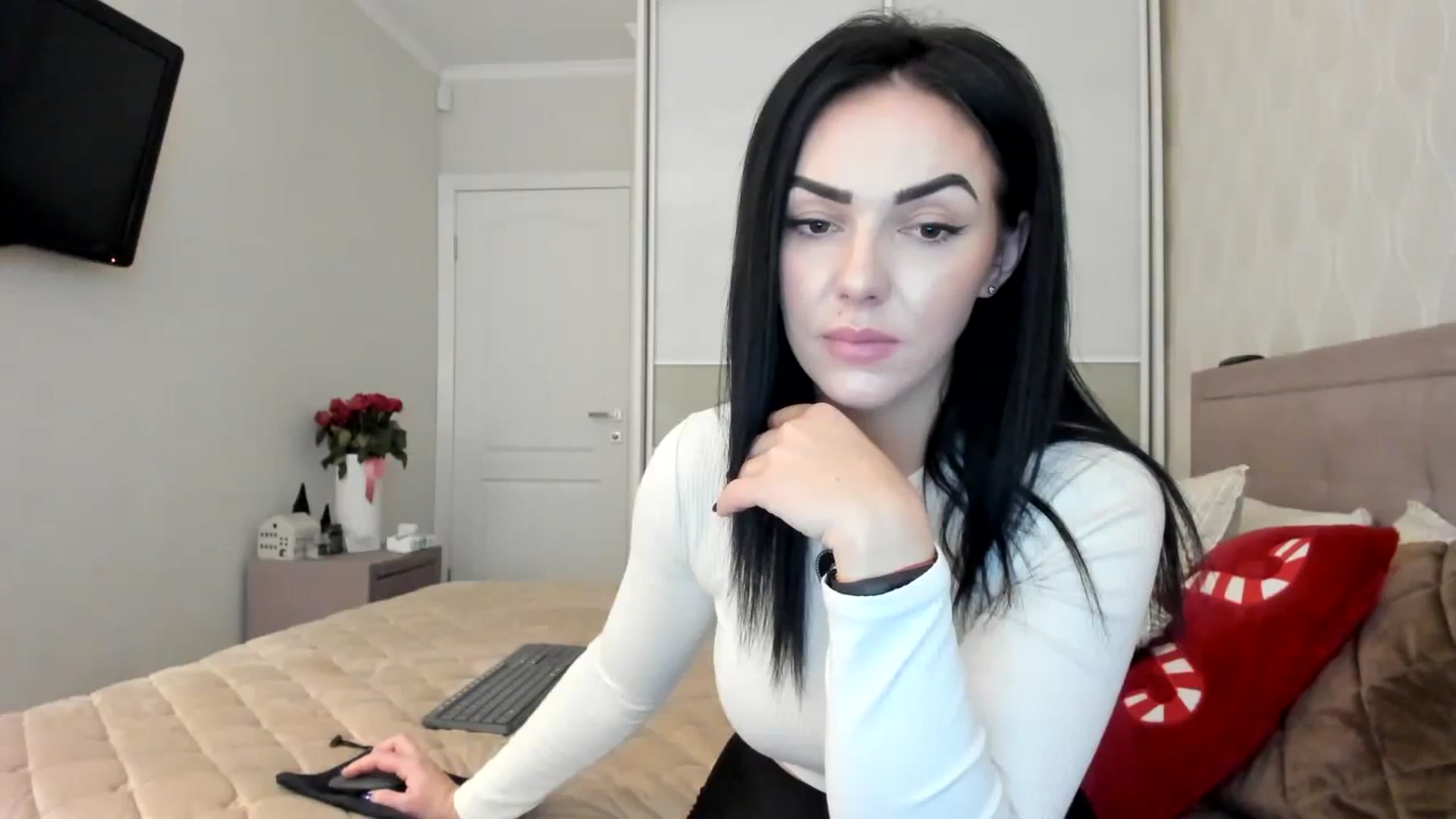 Gallery image thumbnail from MissNelly_'s myfreecams stream on, 12/10/2023, 12:31 image 13 of 20