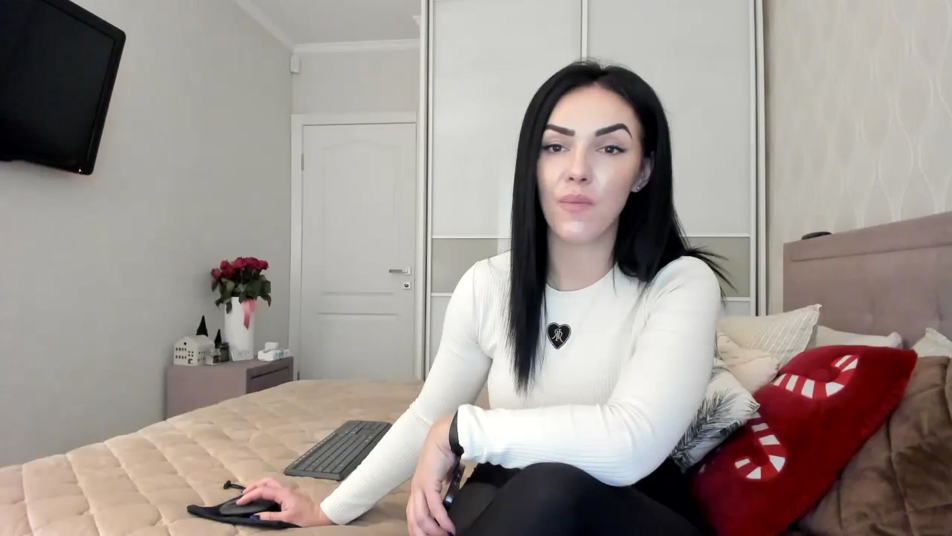 Gallery image thumbnail from MissNelly_'s myfreecams stream on, 12/10/2023, 12:31 image 17 of 20