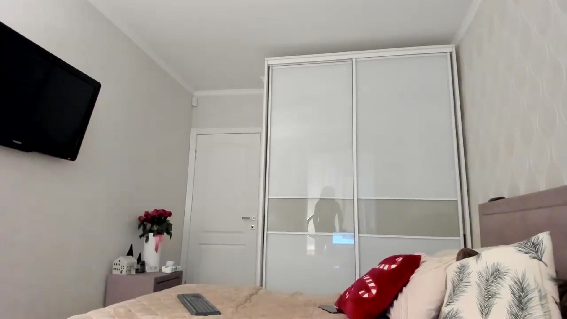 Gallery image thumbnail from MissNelly_'s myfreecams stream on, 12/10/2023, 13:35 image 2 of 20