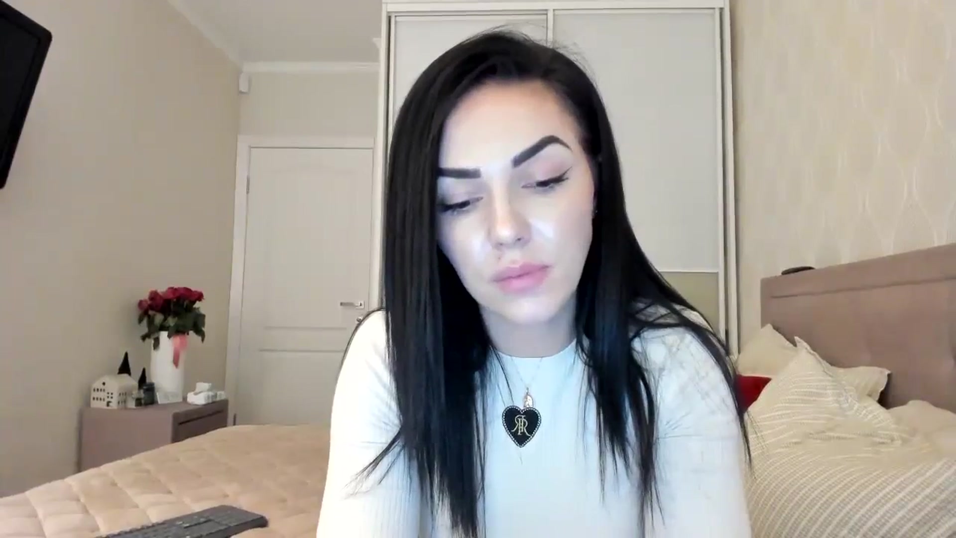 Gallery image thumbnail from MissNelly_'s myfreecams stream on, 12/10/2023, 15:18 image 15 of 20