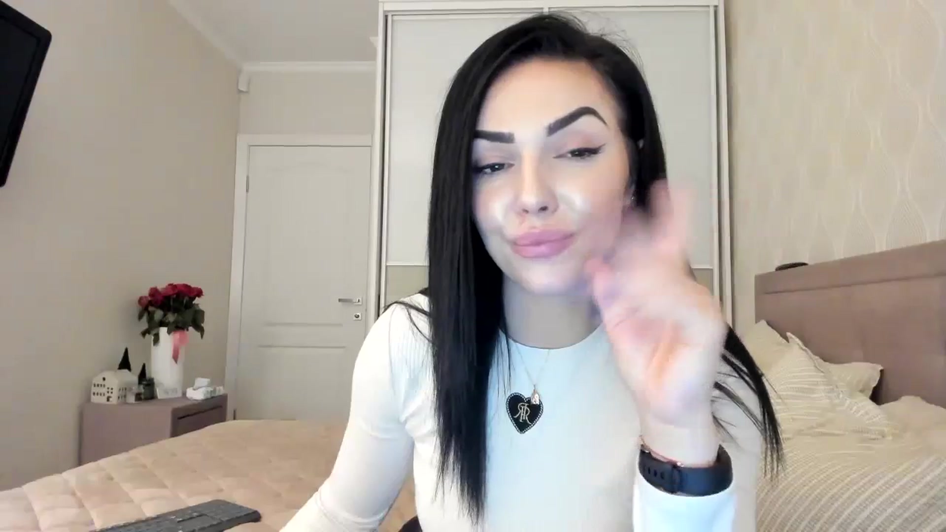 Gallery image thumbnail from MissNelly_'s myfreecams stream on, 12/10/2023, 15:18 image 16 of 20