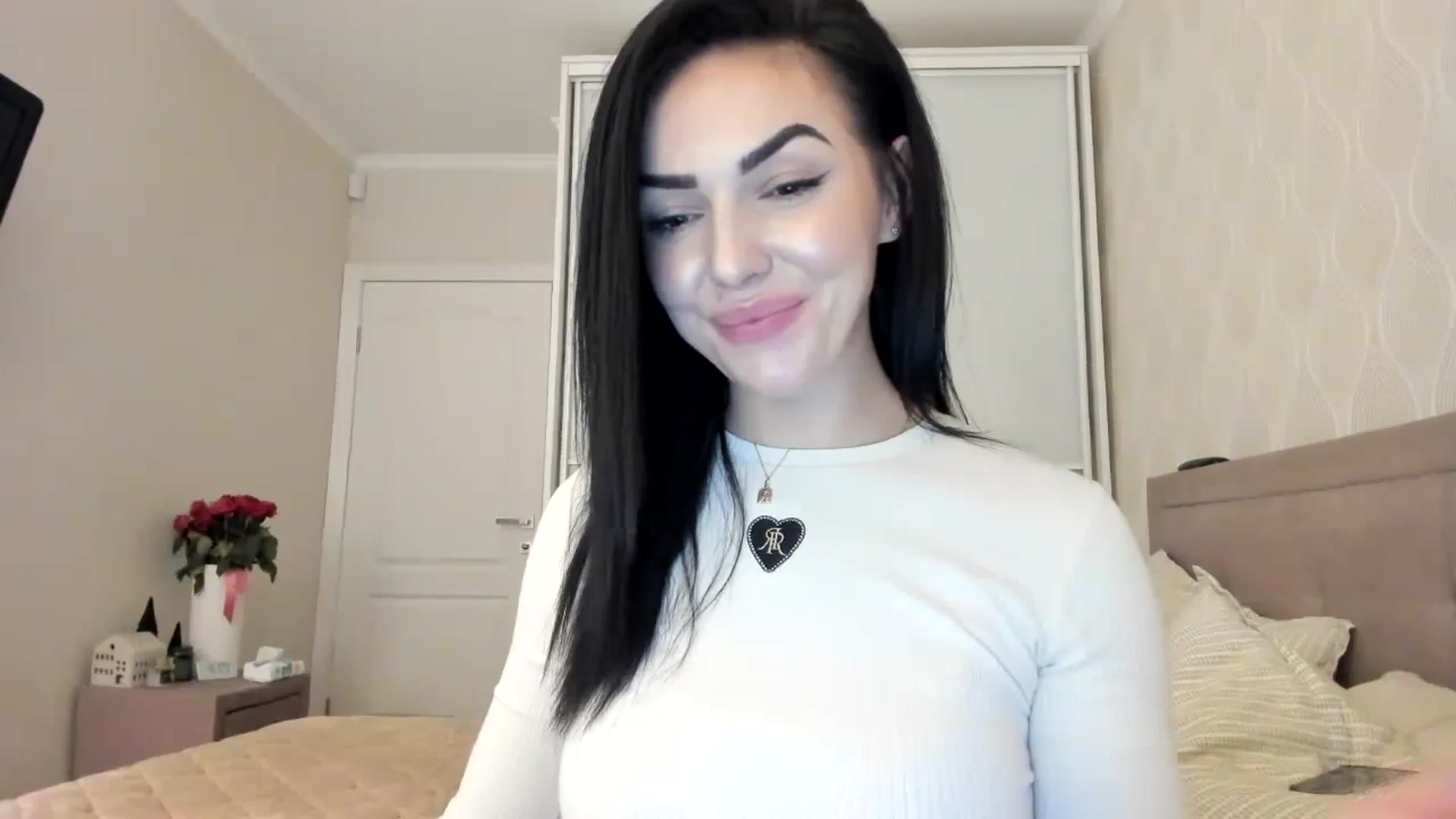 Gallery image thumbnail from MissNelly_'s myfreecams stream on, 12/10/2023, 15:18 image 8 of 20