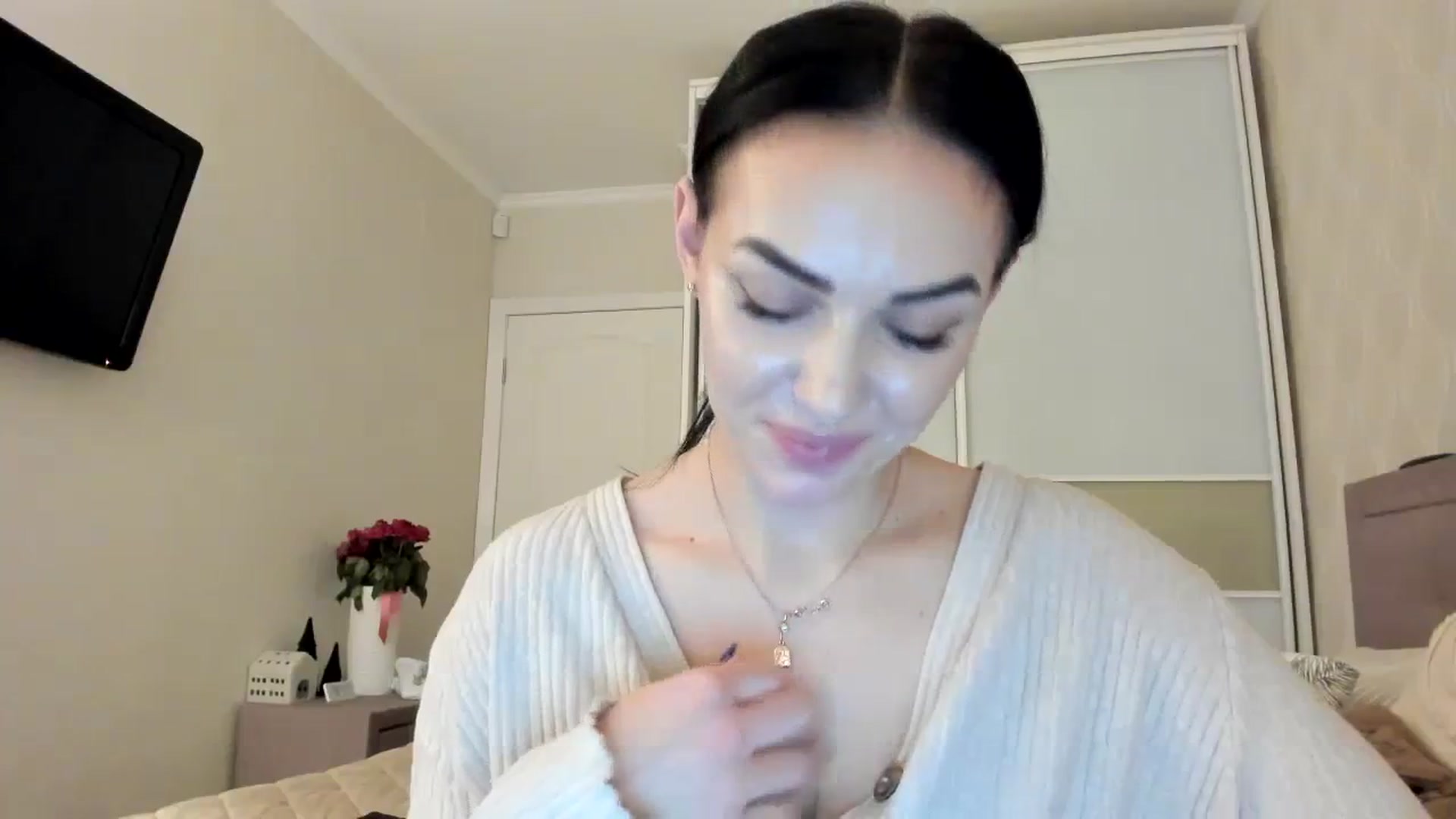 Gallery image thumbnail from MissNelly_'s myfreecams stream on, 12/11/2023, 17:24 image 7 of 20