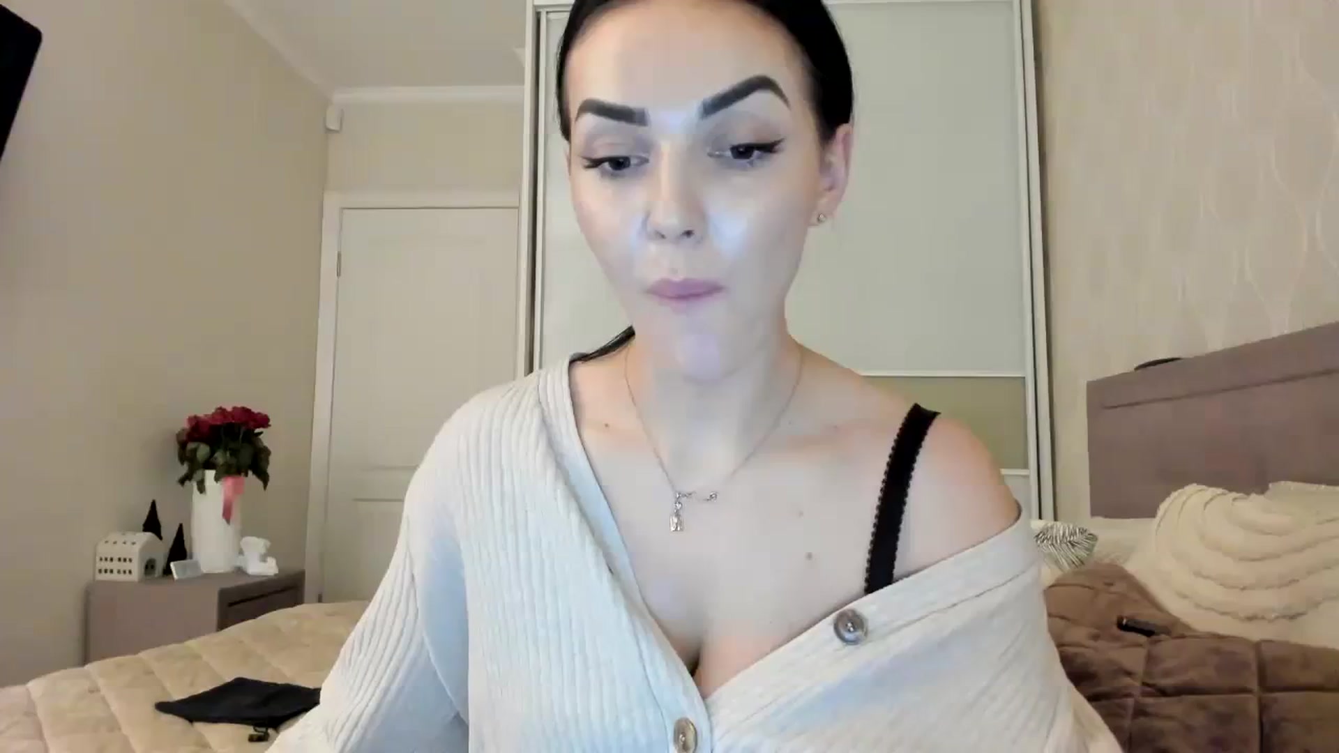 Gallery image thumbnail from MissNelly_'s myfreecams stream on, 12/11/2023, 17:24 image 10 of 20