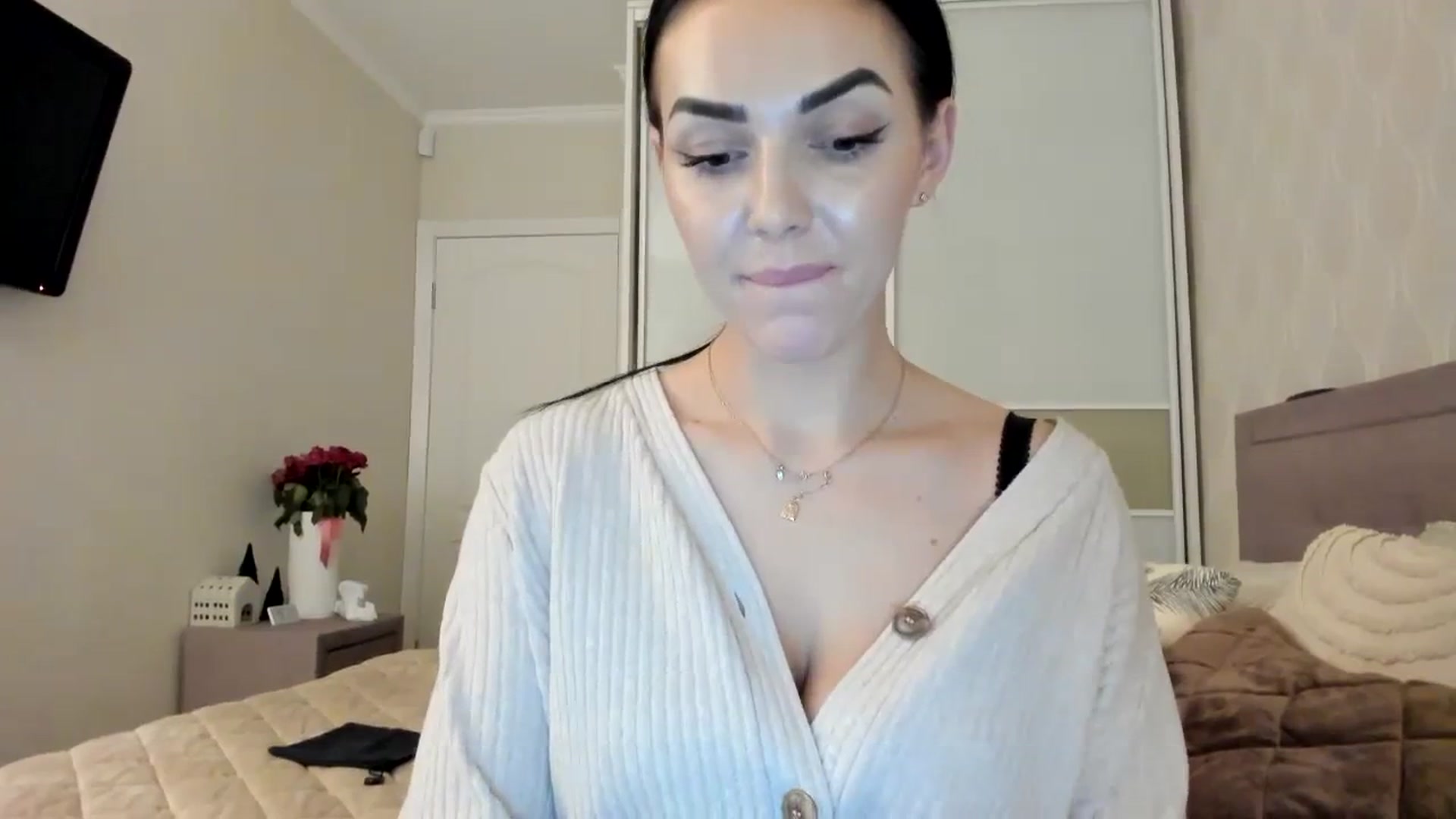Gallery image thumbnail from MissNelly_'s myfreecams stream on, 12/11/2023, 17:24 image 17 of 20