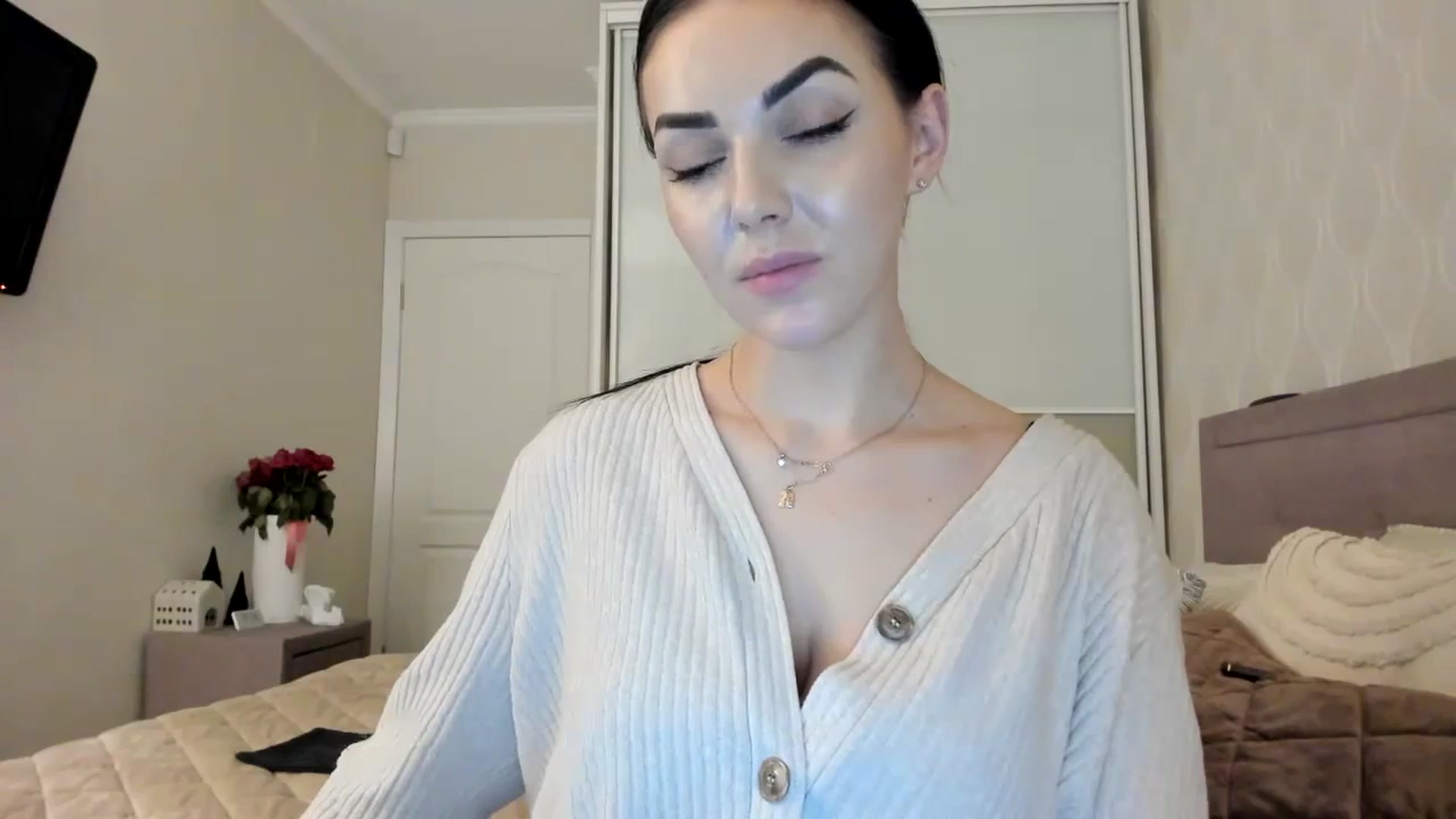 Gallery image thumbnail from MissNelly_'s myfreecams stream on, 12/11/2023, 17:24 image 16 of 20