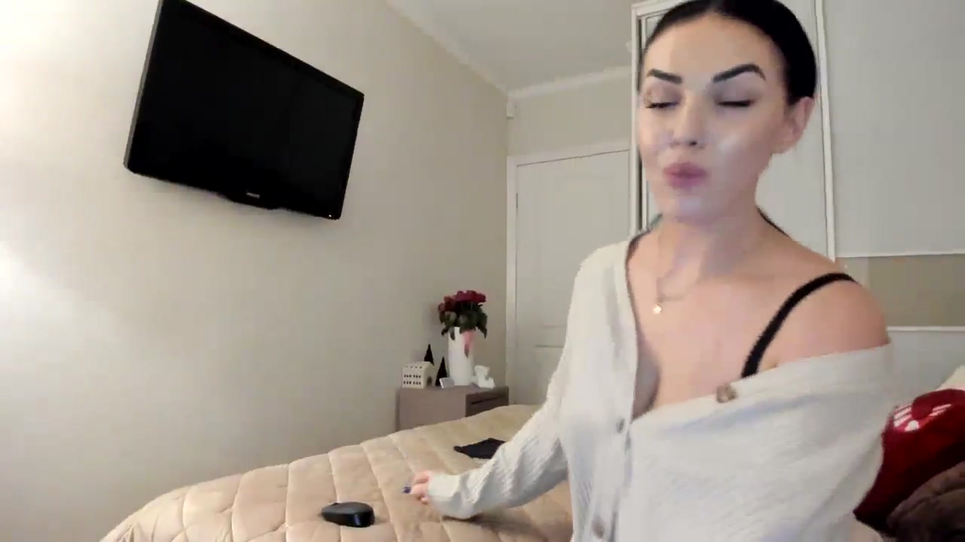 Gallery image thumbnail from MissNelly_'s myfreecams stream on, 12/11/2023, 17:24 image 8 of 20