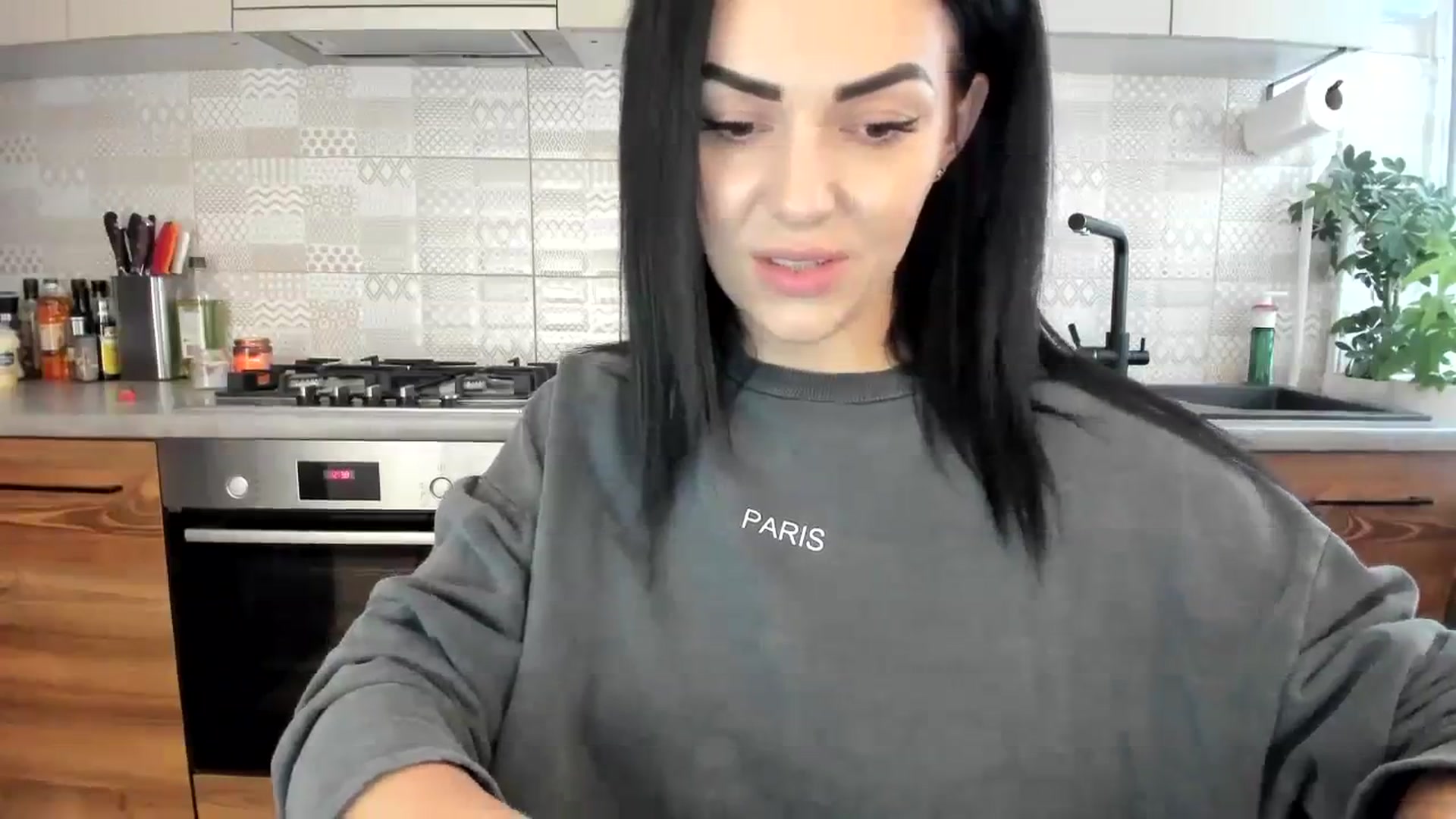 Gallery image thumbnail from MissNelly_'s myfreecams stream on, 12/12/2023, 10:54 image 2 of 20