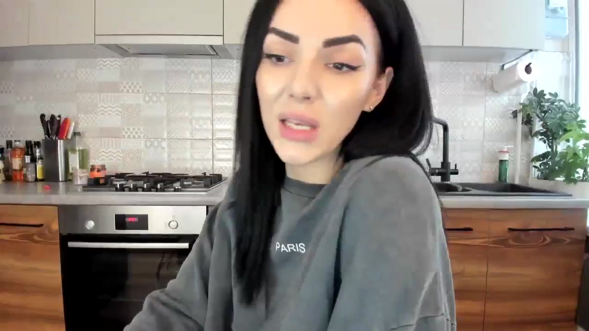 Gallery image thumbnail from MissNelly_'s myfreecams stream on, 12/12/2023, 10:54 image 20 of 20