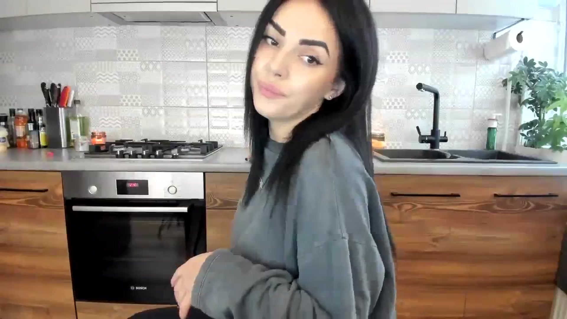 Gallery image thumbnail from MissNelly_'s myfreecams stream on, 12/12/2023, 10:54 image 5 of 20