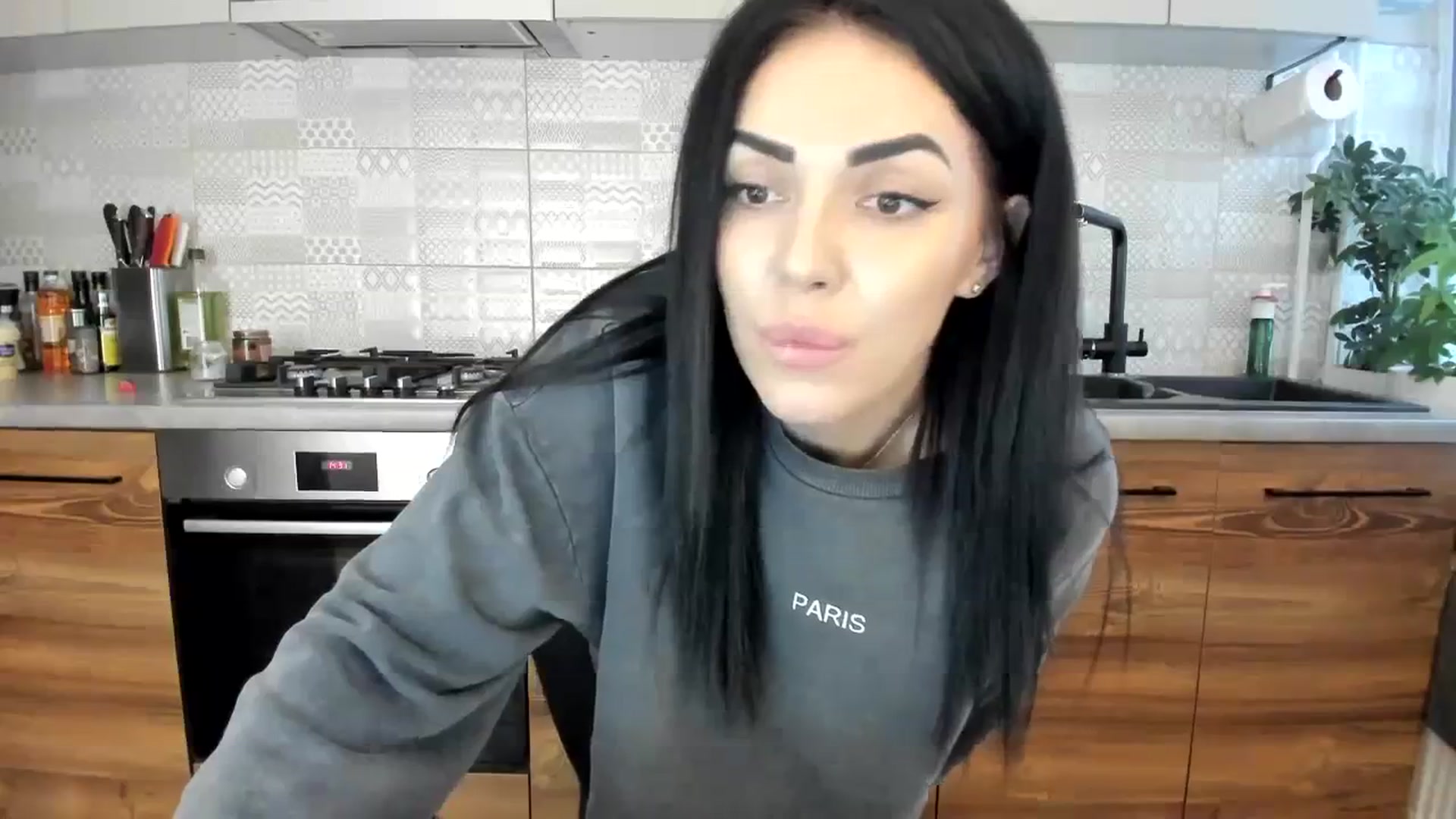 Gallery image thumbnail from MissNelly_'s myfreecams stream on, 12/12/2023, 13:30 image 2 of 20