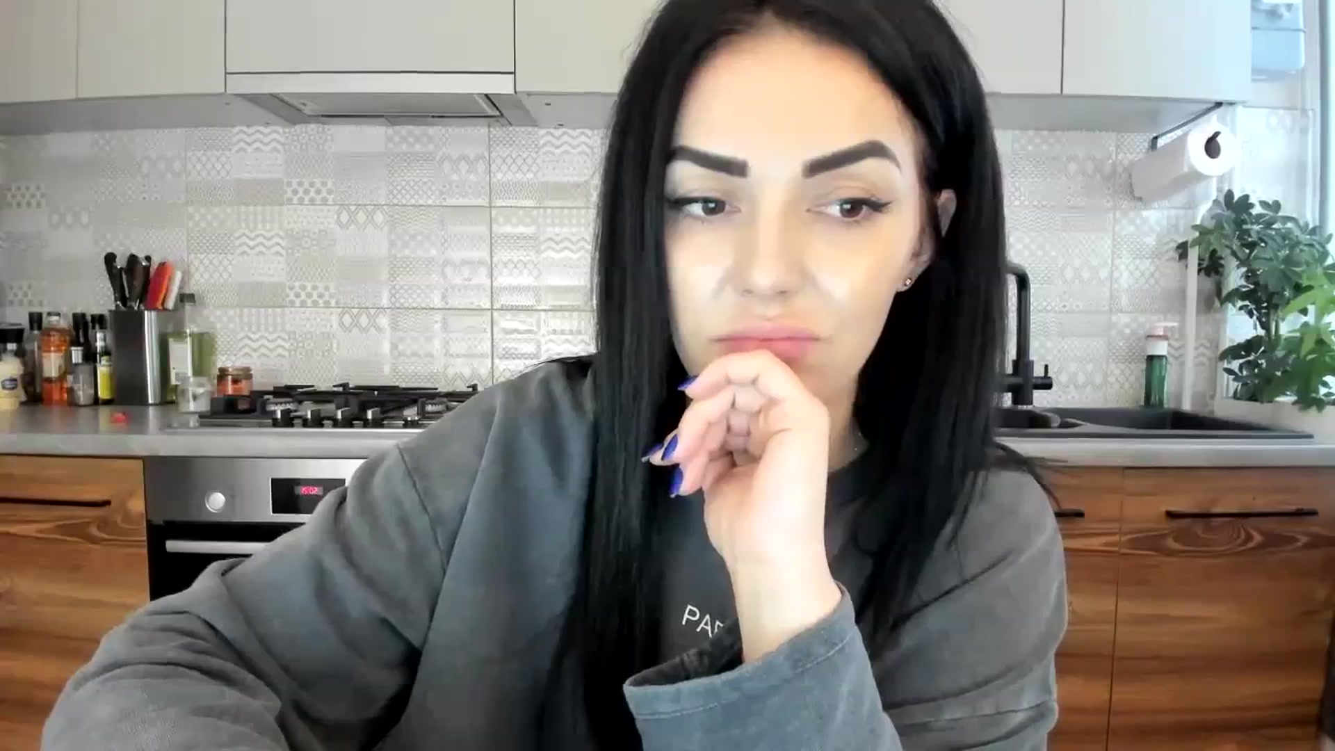 Gallery image thumbnail from MissNelly_'s myfreecams stream on, 12/12/2023, 13:30 image 13 of 20