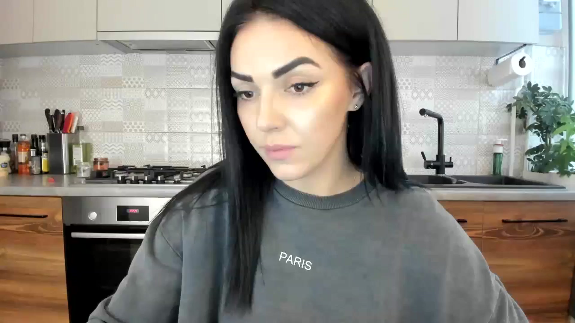 Gallery image thumbnail from MissNelly_'s myfreecams stream on, 12/12/2023, 13:30 image 12 of 20