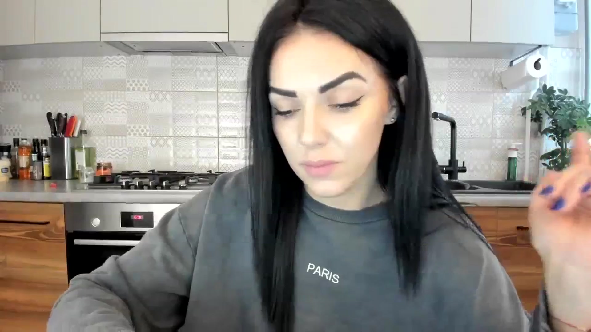 Gallery image thumbnail from MissNelly_'s myfreecams stream on, 12/12/2023, 13:30 image 15 of 20