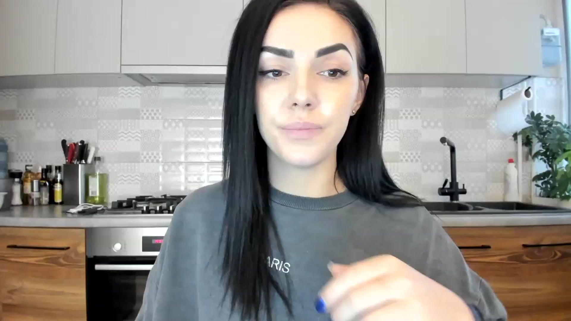 Gallery image thumbnail from MissNelly_'s myfreecams stream on, 12/13/2023, 12:45 image 1 of 20