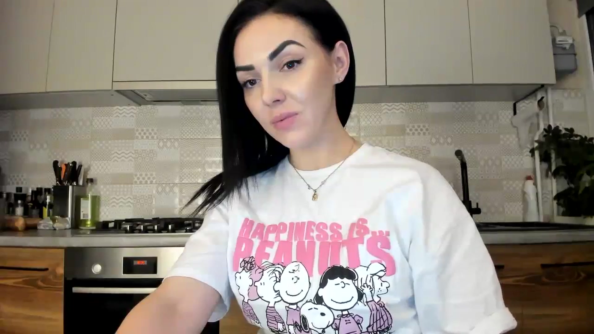 Gallery image thumbnail from MissNelly_'s myfreecams stream on, 12/13/2023, 16:56 image 9 of 20