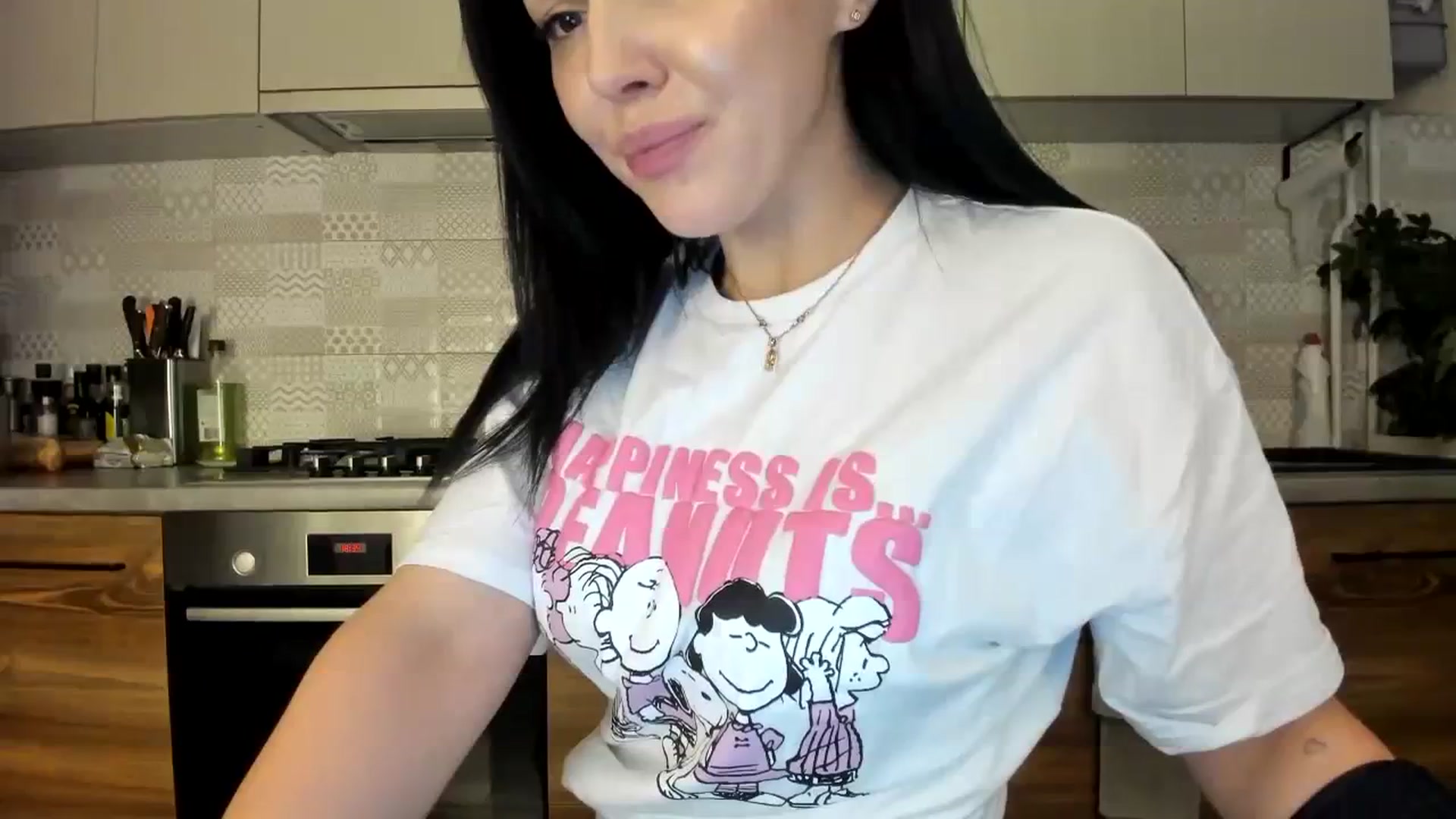 Gallery image thumbnail from MissNelly_'s myfreecams stream on, 12/13/2023, 16:56 image 8 of 20