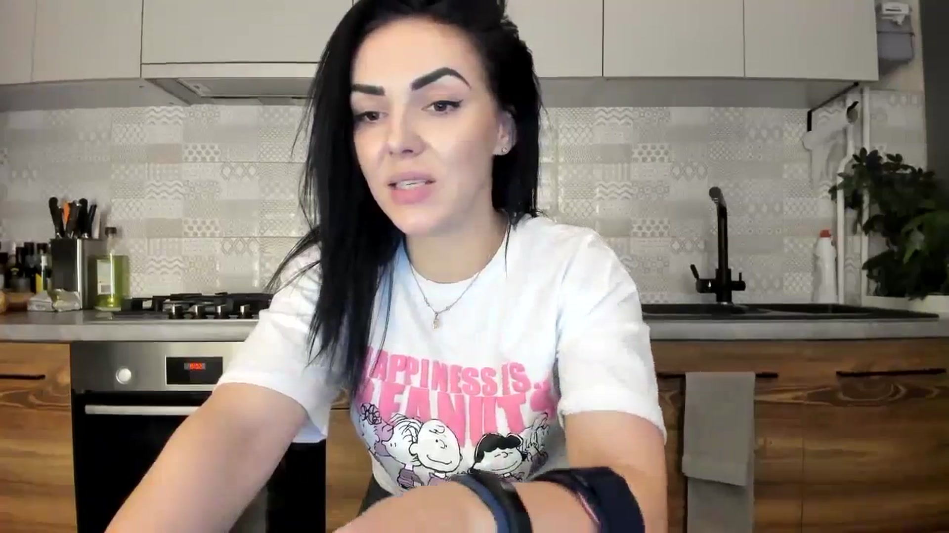 Gallery image thumbnail from MissNelly_'s myfreecams stream on, 12/13/2023, 17:24 image 6 of 20