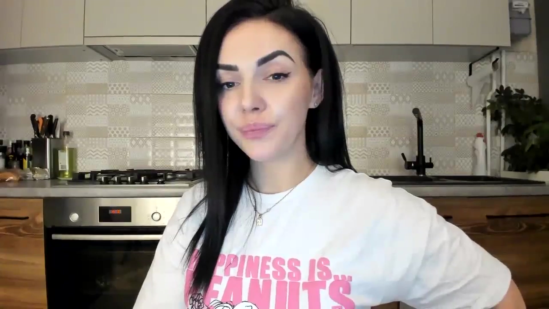 Gallery image thumbnail from MissNelly_'s myfreecams stream on, 12/13/2023, 17:24 image 15 of 20