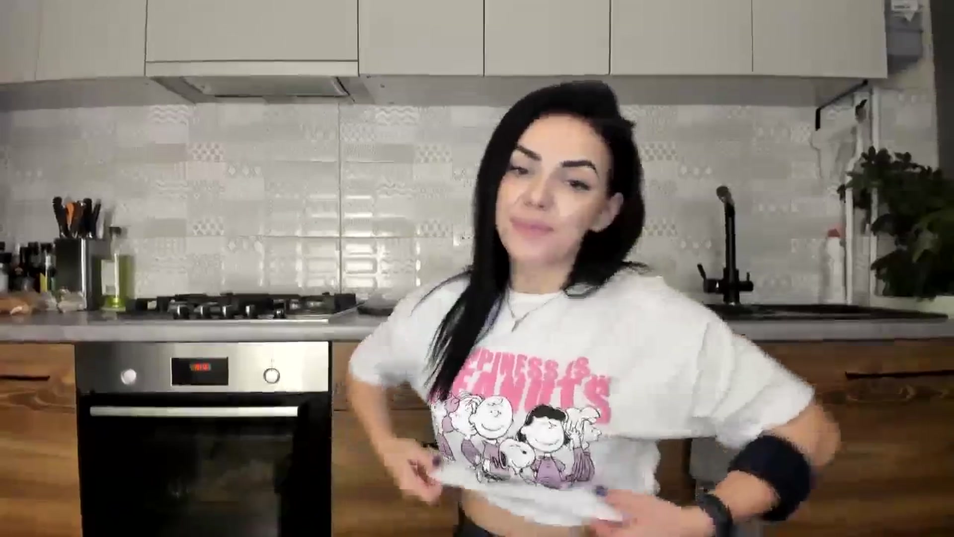Gallery image thumbnail from MissNelly_'s myfreecams stream on, 12/13/2023, 17:24 image 14 of 20