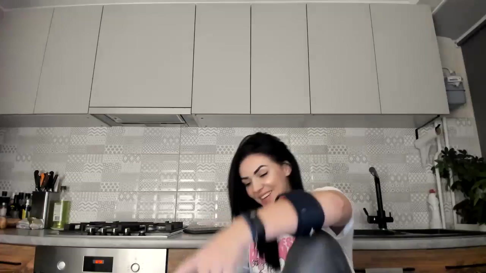 Gallery image thumbnail from MissNelly_'s myfreecams stream on, 12/13/2023, 17:24 image 3 of 20