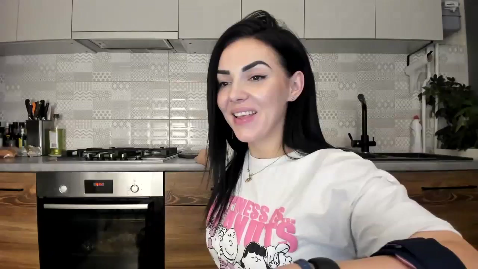 Gallery image thumbnail from MissNelly_'s myfreecams stream on, 12/13/2023, 17:24 image 16 of 20