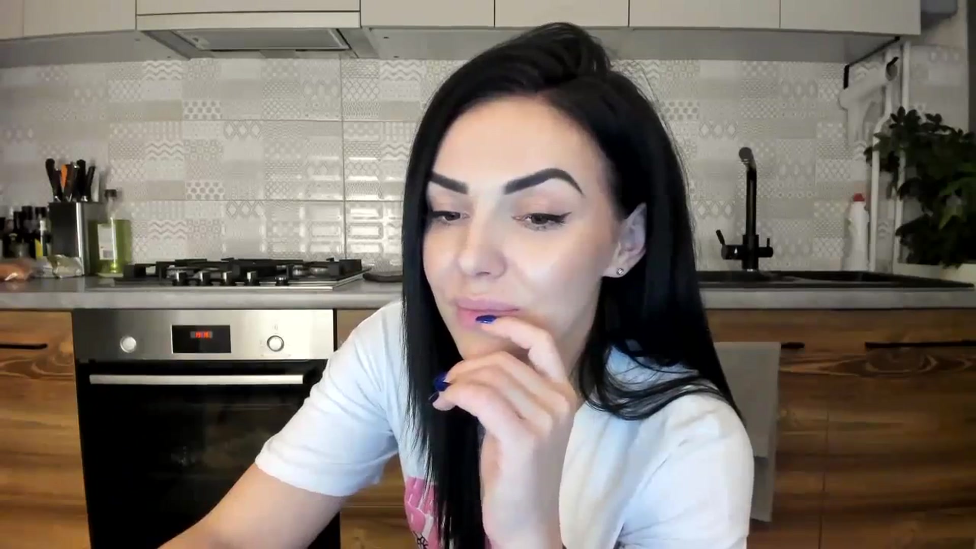 Gallery image thumbnail from MissNelly_'s myfreecams stream on, 12/13/2023, 17:24 image 19 of 20