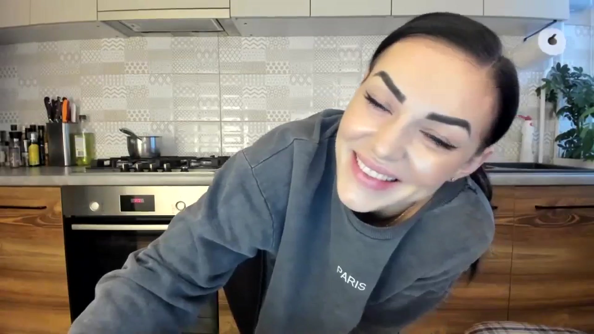 Gallery image thumbnail from MissNelly_'s myfreecams stream on, 12/14/2023, 10:42 image 6 of 20