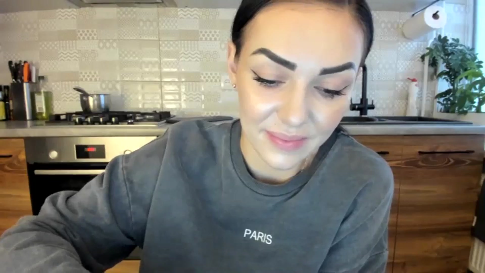 Gallery image thumbnail from MissNelly_'s myfreecams stream on, 12/14/2023, 10:42 image 17 of 20