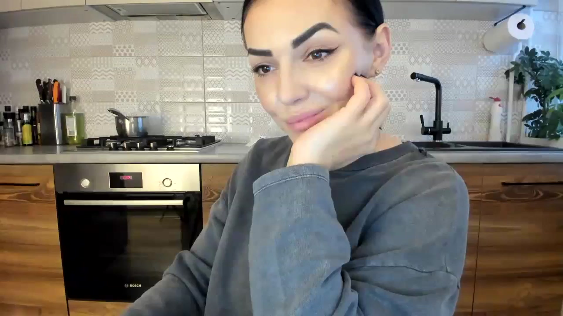 Gallery image thumbnail from MissNelly_'s myfreecams stream on, 12/14/2023, 10:42 image 1 of 20